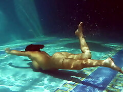 हीदी वैन सींग का बना हुआ जीता& # 039; टी पूल साइड द्वारा आपको निराश हीदी वैन सींग का बना हुआ जीता& # 039; टी पूल साइड द्वारा आपको निराश