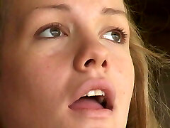 एक गांठदार सेक्स दृश्य के लिए गर्म और उत्सुक युवा लड़कियों के साथ एक गांठदार सेक्स दृश्य के लिए गर्म और उत्सुक युवा लड़कियों के साथ