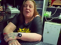 डिंक लू और किम्बर्ली एक्स रॉक्सिस डेन के साथ एक झांक टॉम वीआर शूट पर पर्दे के पीछे बीटीएस