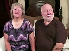 परिपक्व युगल कास्टिंग बेताब शौकीनों नर्वस पहली बार माँ Chr परिपक्व युगल कास्टिंग बेताब शौकीनों नर्वस पहली बार माँ Chr