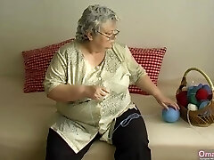 OmaHotel Two very old and very fat grannies OmaHotel Two very old and very fat grannies