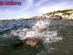 पानी के नीचे सेक्स के साथ बड़े सफेद बुलबुला बट इतालवी पानी के नीचे सेक्स के साथ बड़े सफेद बुलबुला बट इतालवी