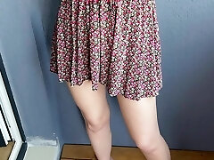 सोलो। देखो के तहत मेरी पोशाक और मेरी योनी चाटना