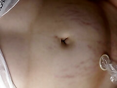 सींग का बना हुआ धोखा दे पत्नी दूधिया मारी एक मुर्गा से कंडोम निकालें और बालों बिल्ली में गेंदों गहरी क्रीमपाइ प्राप्त करें!