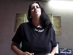 आपकी सौतेली माँ आपका इंतजार कर रही है आपकी सौतेली माँ आपका इंतजार कर रही है