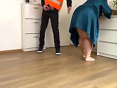 Hot Milf - Package Delivery Man Cums On Cool Milf Ass 5 Min