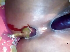 कोलेज लड़की, एस बकवास बिल्ली और डुबकी गधा छेद