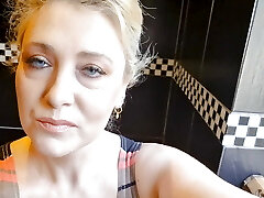 Naughty Mature pisses for you closeup pussy look Naughty Mature pisses for you closeup pussy look