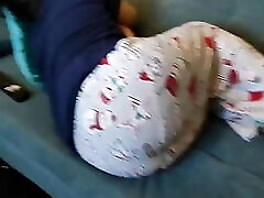 Mi compañ_era de cuarto cayó_ del sueñ_o y yo intenté_ follarla sin que se diera cuenta (parte 1) Mi compañ_era de cuarto cayó_ del sueñ_o y yo intenté_ follarla sin que se diera cuenta (parte 1)