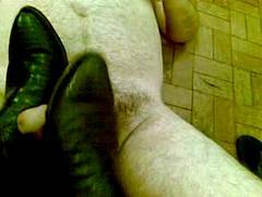 Justin Bottes de piétiner les ours bite Justin Bottes de piétiner les ours bite