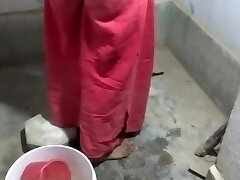 मां और बेटा बाथरूम में12 मां और बेटा बाथरूम में12