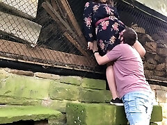 Auf verlassenen Bauernhofen kann boy gut Sex haben Auf verlassenen Bauernhofen kann boy gut Sex haben