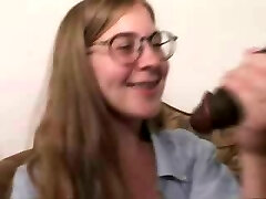 Vilaine fille avec des lunettes n'noir homme Vilaine fille avec des lunettes n'noir homme
