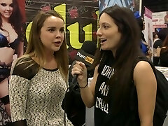 Dillion Harper Et Sydney Leathers à eXXXotica 2015 avec Pornhub Aria Dillion Harper Et Sydney Leathers à eXXXotica 2015 avec Pornhub Aria