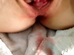 Fontaine soumise fistee victim squirting and fisting