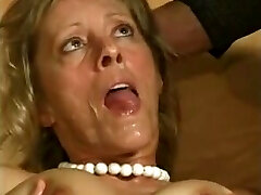 GEILE REIFE FOTZE 149 GEILE REIFE FOTZE 149