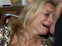 Anal blond doxy donne orall-service et reçoit de précieux assfucking Anal blond doxy donne orall-service et reçoit de précieux assfucking