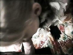 Teen orgasme en robe de satin et des gants en satin - remake vid Teen orgasme en robe de satin et des gants en satin - remake vid