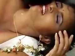 la petite amie d'indian tonight la petite amie d'indian tonight