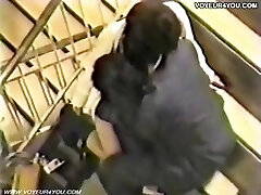 Vrai couple baise dans une voiture Vrai couple baise dans une voiture