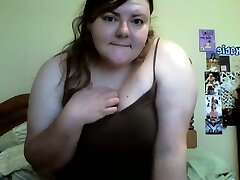 This BBW's muff hole is always hungry and she loves toying her slit on cam