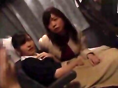 [JAV]母亲和女儿性交在公共汽车