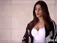 Priyanka Chopra, sizzling compilation