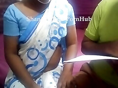 Sri lankan teacher with her college girl having bang-out & dirty converses ක්ලාස් ආපු කොල්ලත් එක්ක ටීචර් ගත්තු සැප