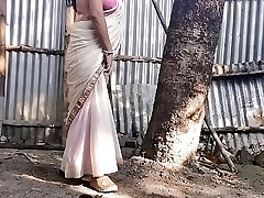 Outdoor Pound By Local Sonali Bhabi ( Official Video By Villagesex91 )