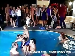 Group sex swinger's pool party with hot blowing and penetrating