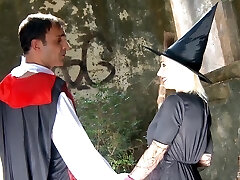 Beautiful Gina Snake pleasures two fabulous friends outdoors Beautiful Gina Snake pleasures two fabulous friends outdoors