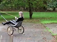 Ponygirl pull the carriage of mistress