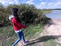 We found a isolated spot by the lake and had hot hump We found a isolated spot by the lake and had hot hump