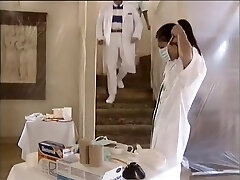 des copines étudiantes excitées s'entraînent au cabinet du médecin des copines étudiantes excitées s'entraînent au cabinet du médecin