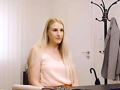 She wants to conclude online training and agrees for sex She wants to conclude online training and agrees for sex