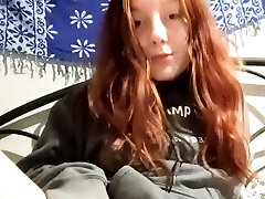 Cute amateur cam teen girl toying pussy on webcam