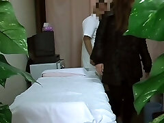 Spy cam in massage room shoots first-timer
