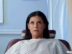 maskierte lesbische krankenschwester hardcore checkup maskierte lesbische krankenschwester hardcore checkup