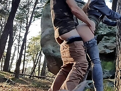 On Determine De Baiser Dans Foret Pour Le Nouvel An Quelquun Nous A Vu