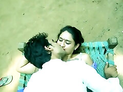 Belly Button - Gram Malkin Aur Naukar Ka Hot Romance