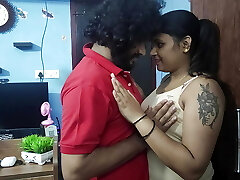 Vaihnavy and Sharun Raj lip lock, Molten indian couple lip lock romance, Mallu duo hot lip lock romance, Indian couples lip kiss