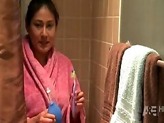 .Why not to spy on natural brunette wife taking a bathroom and flashing body