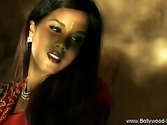 Romantic Bollywood Indian Girlfriend Lure Her Man