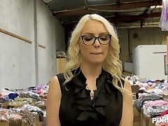 Busty American Cougar Kenzie Taylor fucks customer until messy facial ending GP1442 - PornWorld Busty American Cougar Kenzie Taylor fucks customer until messy facial ending GP1442 - PornWorld