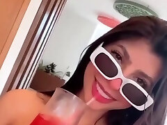 Solo dark haired chick guzzling and having fun in a homemade video Solo dark haired chick guzzling and having fun in a homemade video