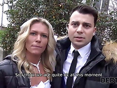 DEBT4k. Loan chief gives bride a chance to get rid off her debt