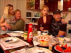 A Model Family! (Full Vid) A Model Family! (Full Vid)