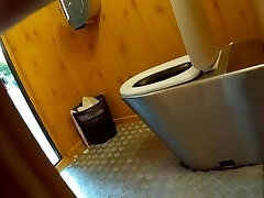straße womens öffentliche toilette kostenlos pissen