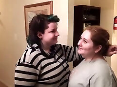 2 regular hotties kissing 2 regular hotties kissing