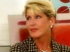 RENATE 60+ mom in a 3somme